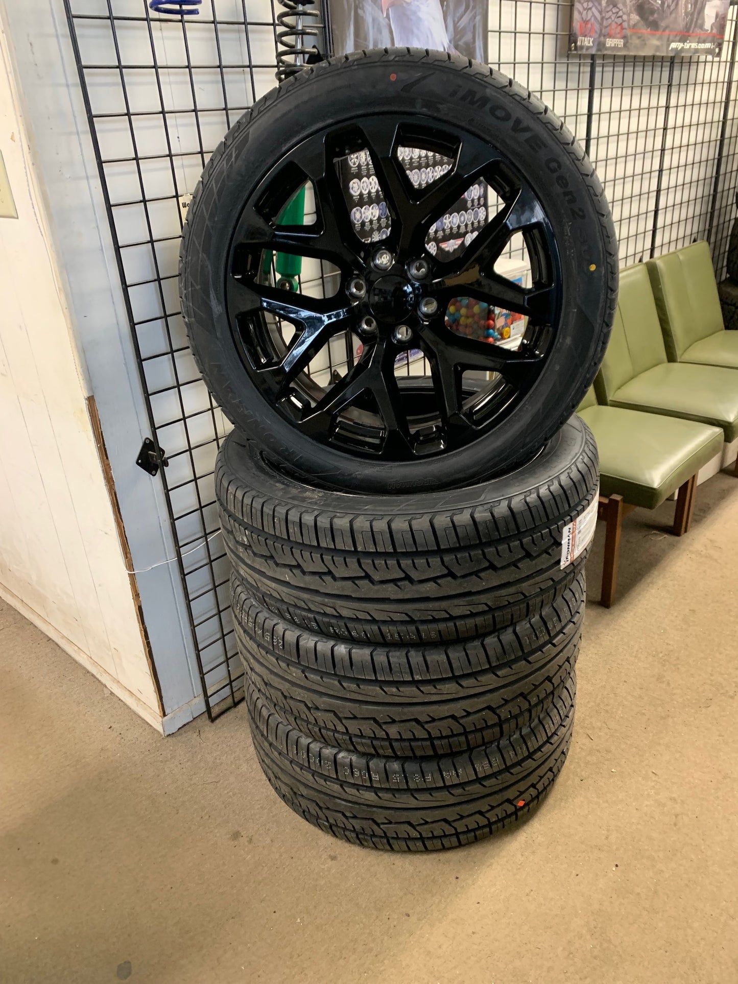 22" Black Snowflake 6 Lug Chevy/Dodge/GMC/Cadillac 1500 with 285/45/22 Ironman Tires