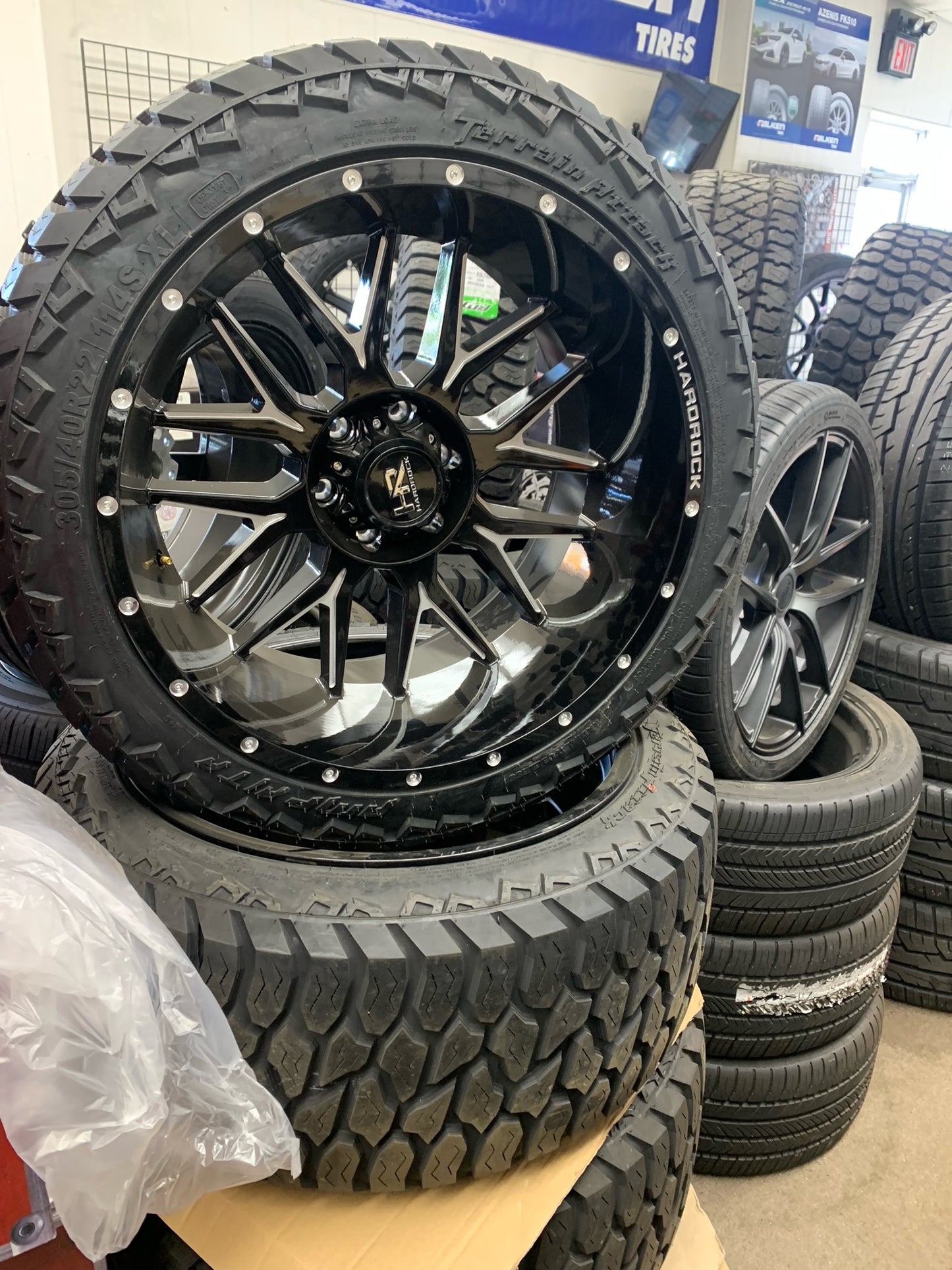 Chevy 6 Lug GMC 6x139.7 Hardrock off-road rims with 305/40/22 AMP All Terrain