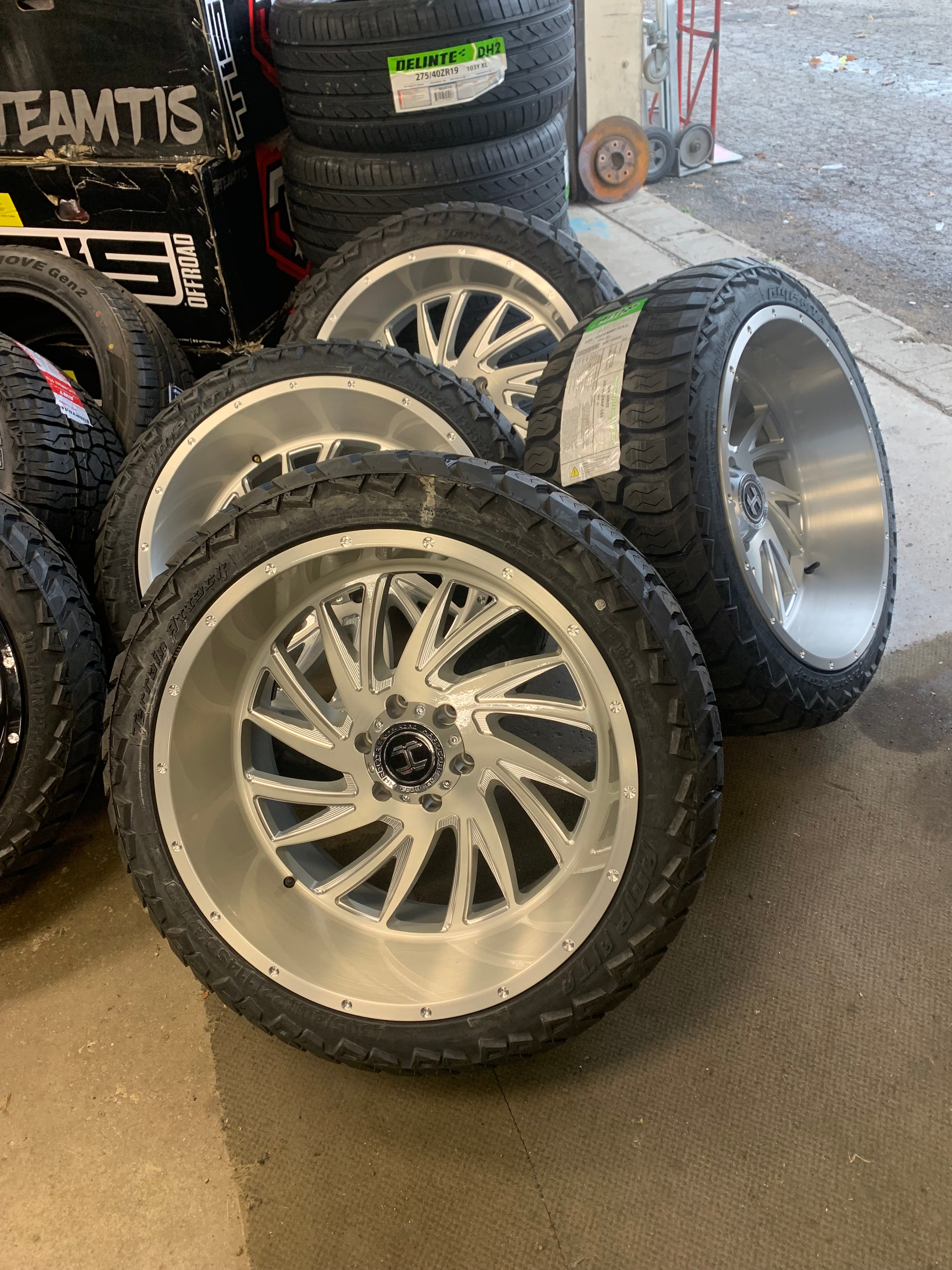 Hardcore Off-road 22x12 -44mm Offset Polished Aluminum Chevy 1500/Ford ...