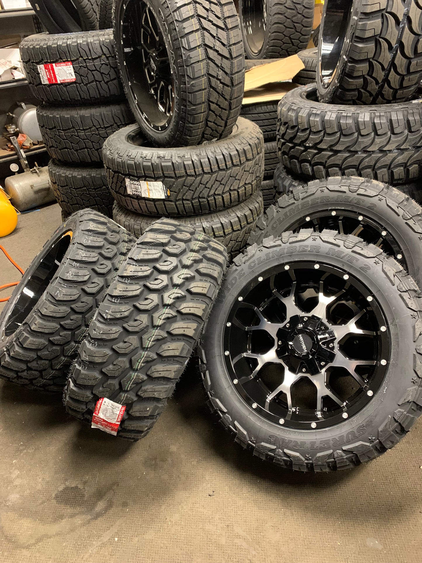 Mayheim Off-road 20x10 -19mm Offset Dodge 8x6.5 2500/3500 and 8x170 F250/350 with 33/1250/20 Tires