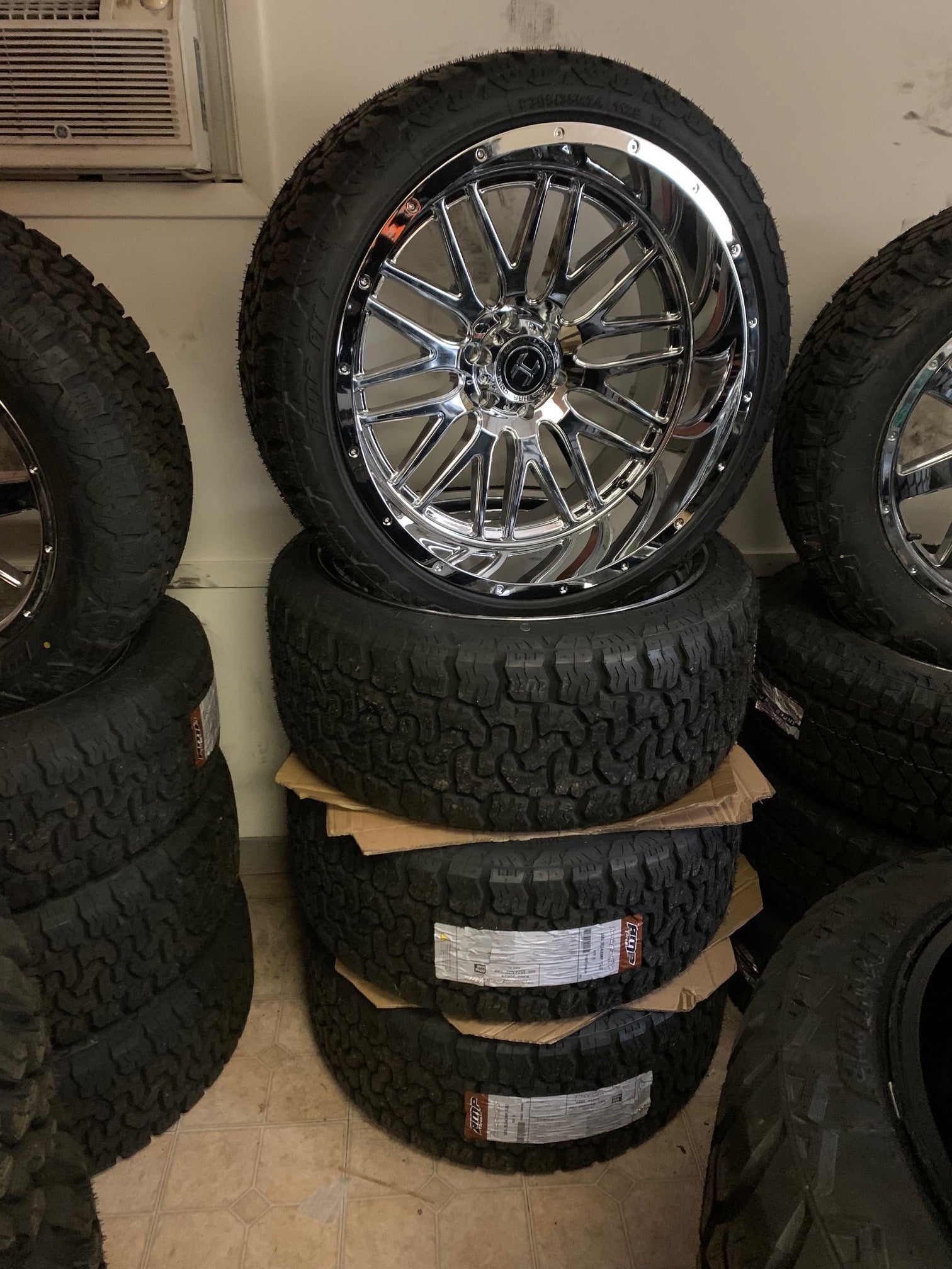 Hardcore HC19 Chrome 6 Lug Chevy GMC Dodge 1500 24x12 -44mm Offset wit ...