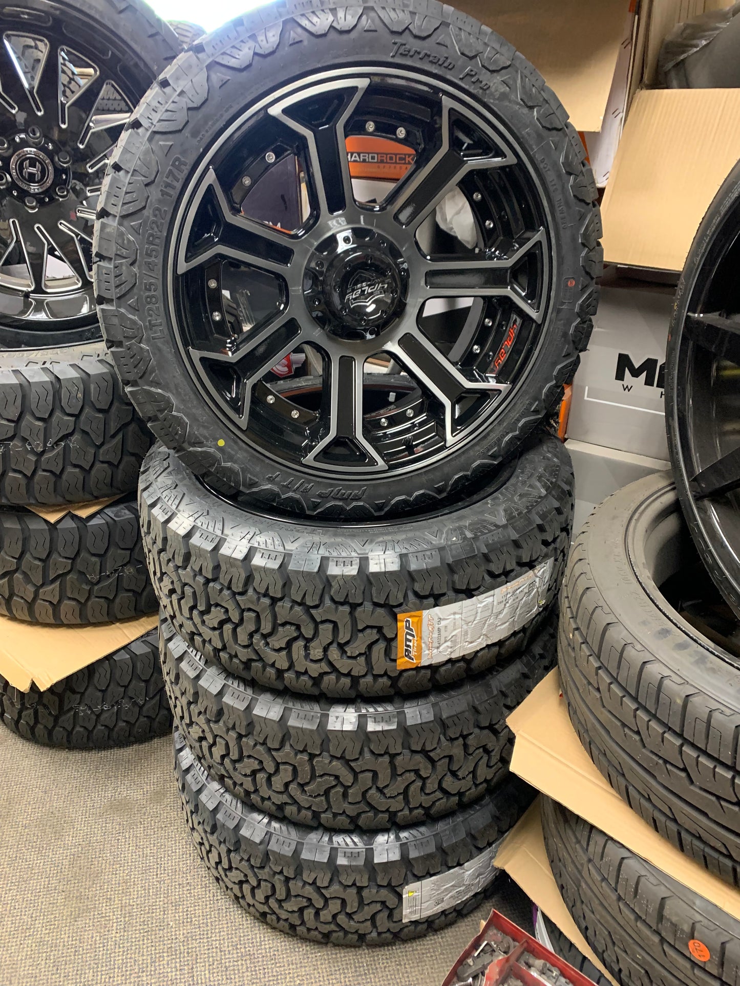 4Play Wheels 22" Jeep Wrangler and Dodge RAM 1500 with Tires