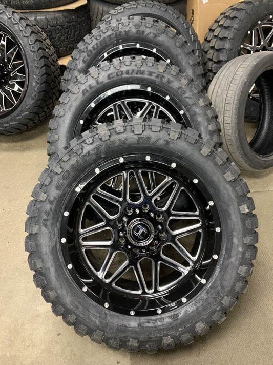 Hardcore 20x10 Ford F250/F350 8x170 With 33/1250/20 MT Tires